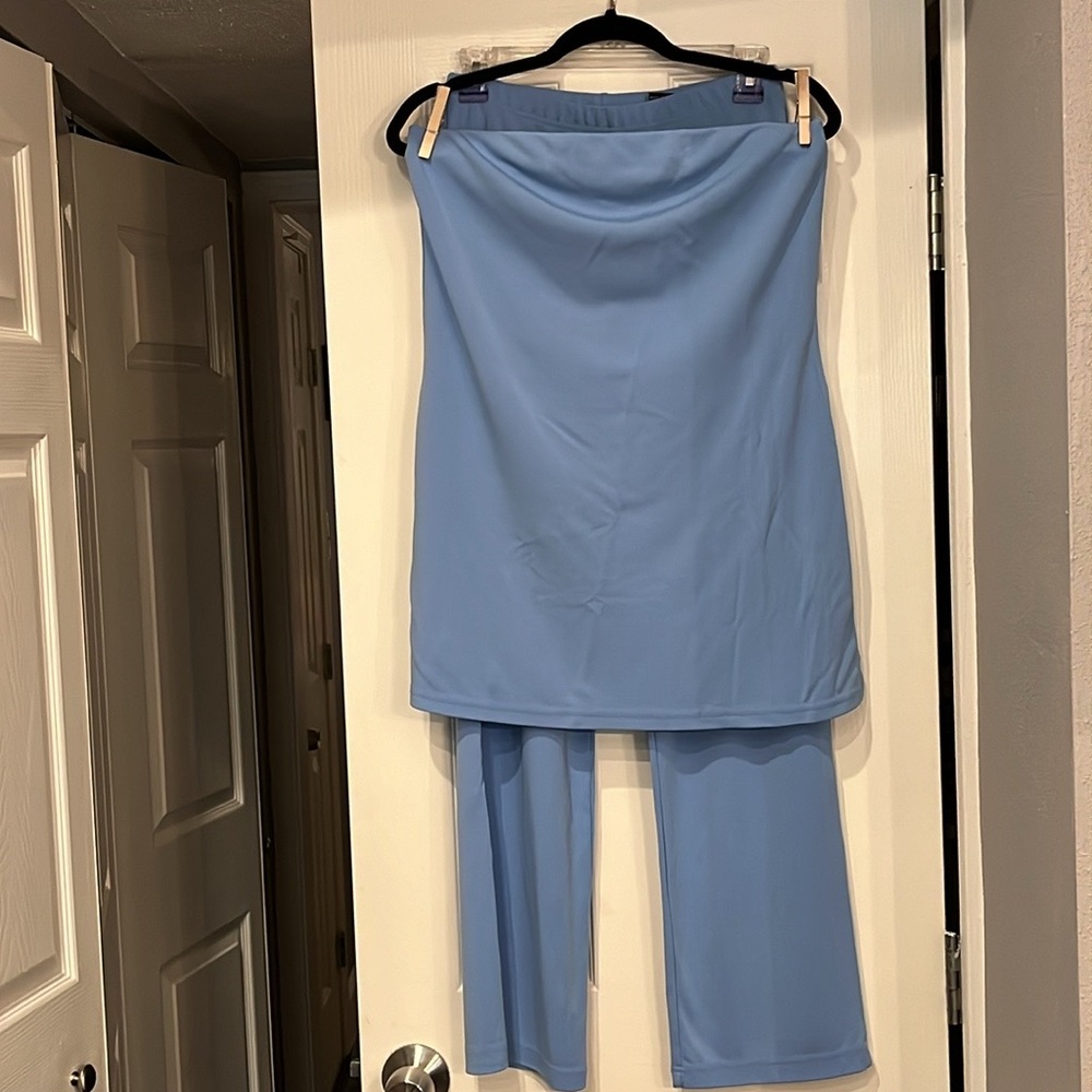 2 piece blue top and pant outfit. Large top & Sm pants. Great for summer.